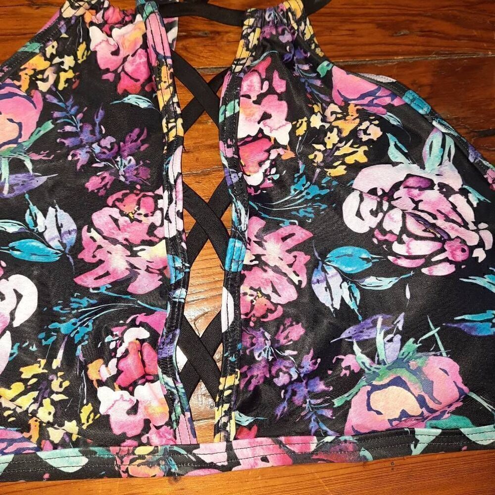 Two Piece Swim Suit Set - Picture 2 of 4